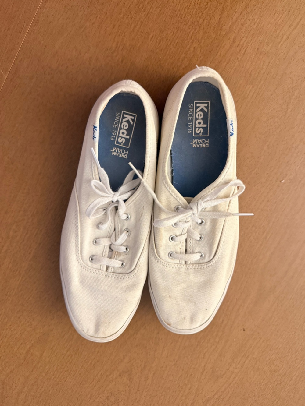White Keds Women’s 9